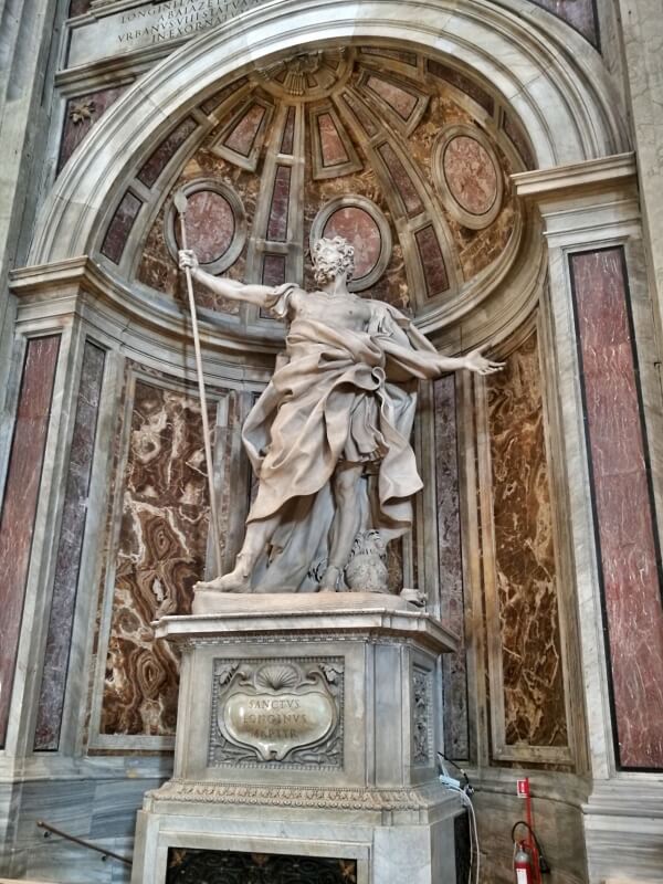 サン・ピエトロ大聖堂 聖ロンギヌスの像