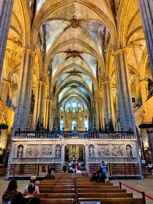 【バルセロナ】カテドラル(サンタ・エウラリア大聖堂)の入場料、見どころを詳しく解説