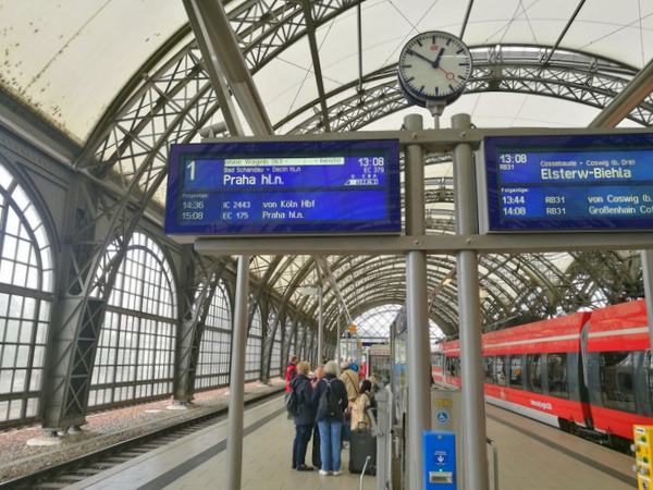 ドレスデン プラハ 鉄道