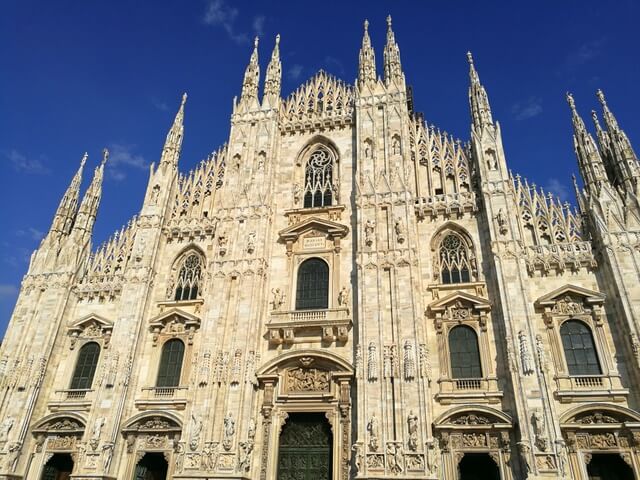 大 聖堂 ミラノ 荘厳さに感動！500年以上かけ建てられたミラノのドゥオモ（大聖堂）