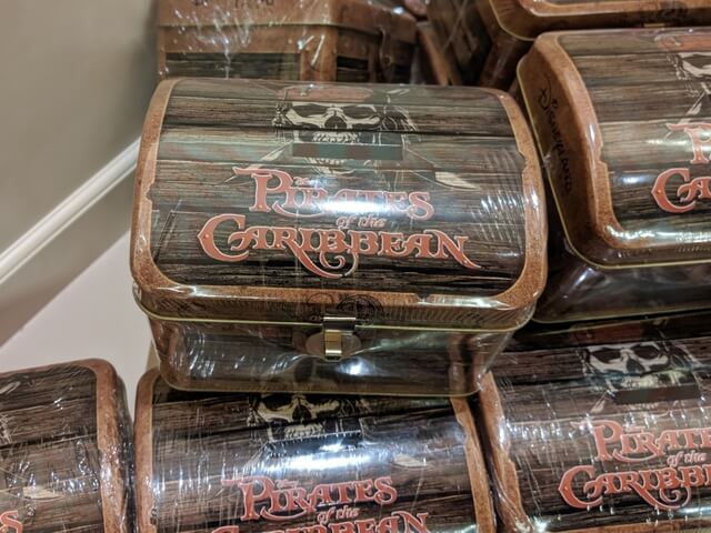 パリ ディズニーランド グッズ ショップ お土産 パイレーツ・オブ・カリビアン・チョコ缶
