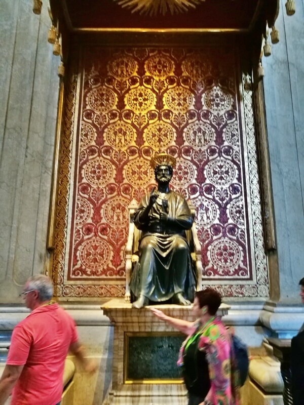 サン・ピエトロ大聖堂 聖ペテロの像