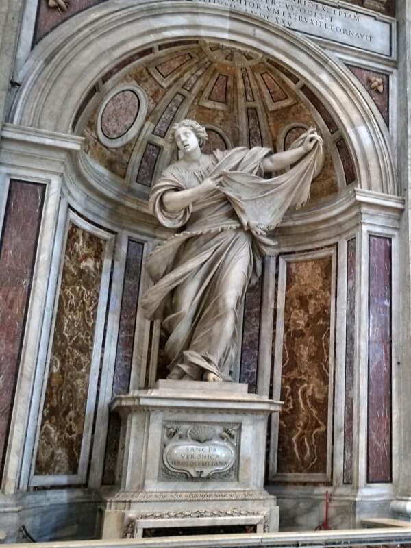 サン・ピエトロ大聖堂 聖ヴェロニカの像