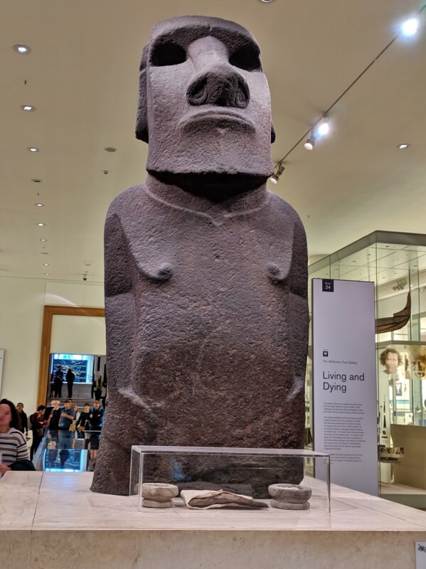 大英博物館 モアイ像(ホア・ハカナナイア)
