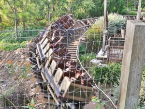 Big Grizzly Mountain Runaway Mine Cars