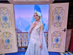 Meet Anna and Elsa at Royal Sommerhus