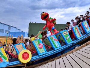 Elmo's Go-Go Skateboard