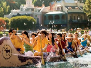 Davy Crockett's Explorer Canoes
